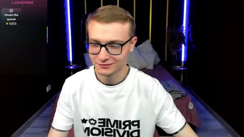 Snapshot of emmit_barker chatting on 05-21-26, 10:22 Emmit online show from 05-21-26, 10:22