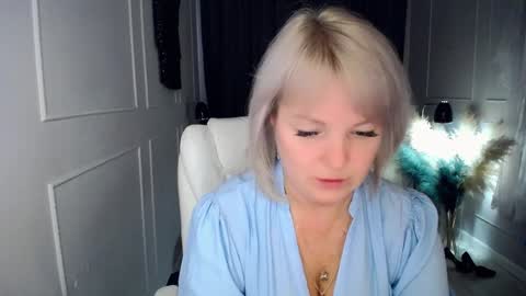 Snapshot of emmmam chatting on 03-02-26, 12:23 emmmam online show from 03-02-26, 12:23