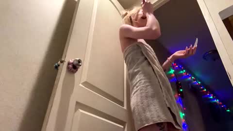 Snapshot of emmwarr1514 chatting on 03-03-25, 01:31 emmwarr1514 online show from 03-03-25, 01:31