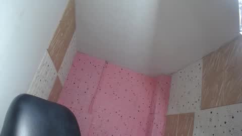 Snapshot of emmy_durant chatting on 11-05-25, 08:20 emmy_durant online show from 11-05-25, 08:20