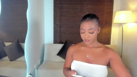 Snapshot of emmy_jacksson chatting on 02-19-25, 11:25 emmy_jacksson online show from 02-19-25, 11:25