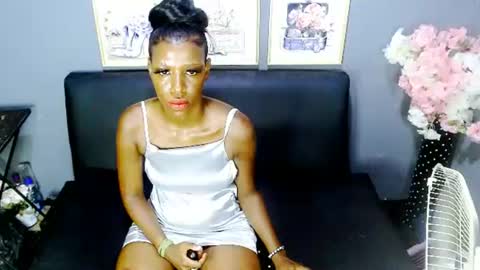 Snapshot of emmybae69 chatting on 01-21-25, 03:48 emma online show from 01-21-25, 03:48