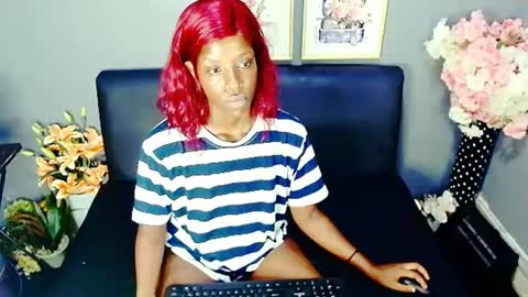 Snapshot of emmybae69 chatting on 02-28-25, 10:06 emma online show from 02-28-25, 10:06