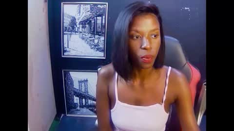 Snapshot of emmybae69 chatting on 10-08-25, 05:32 emma online show from 10-08-25, 05:32