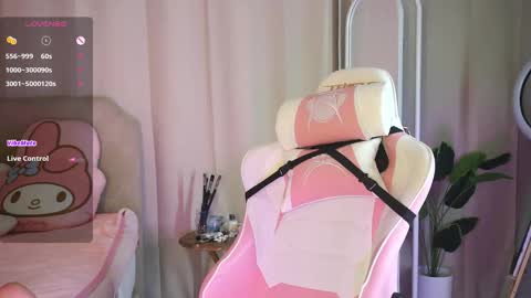 Snapshot of emmyfoxxofficial chatting on 02-05-26, 06:45 Emmylie online show from 02-05-26, 06:45