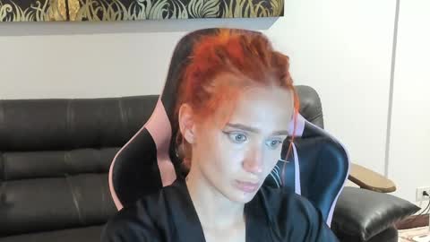 Emmylie online show from 04-05-26, 07:11