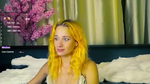 Snapshot of emmyfoxxofficial chatting on 05-12-26, 04:48 Emmylie online show from 05-12-26, 04:48