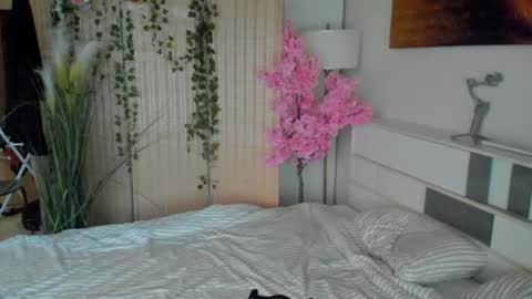 Snapshot of emmyfoxxofficial chatting on 06-24-26, 11:53 Emmylie online show from 06-24-26, 11:53