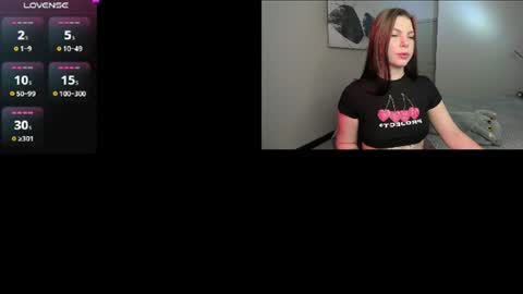 Snapshot of emmyyk chatting on 06-27-26, 11:37 Emmy online show from 06-27-26, 11:37