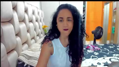 emperatriztapia online show from 01-04-25, 09:52