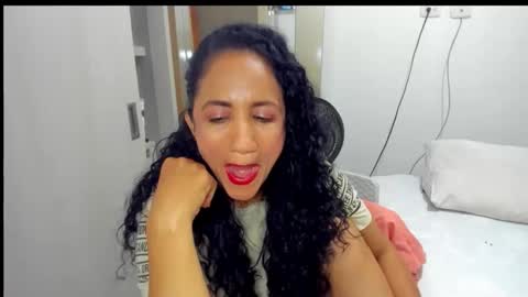 Snapshot of emperatriztapia chatting on 11-06-25, 10:54 emperatriztapia online show from 11-06-25, 10:54