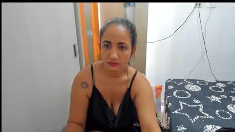 Snapshot of emperatriztapia chatting on 11-14-25, 09:13 emperatriztapia online show from 11-14-25, 09:13