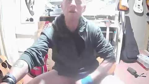 Snapshot of empirikal1 chatting on 12-22-25, 05:32 empirikal1 online show from 12-22-25, 05:32