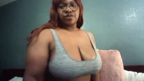 Snapshot of empress_ella chatting on 06-12-26, 12:20 empress_ella online show from 06-12-26, 12:20