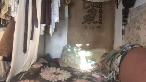 Snapshot of empressmeplease chatting on 05-16-26, 12:15 empressmeplease online show from 05-16-26, 12:15