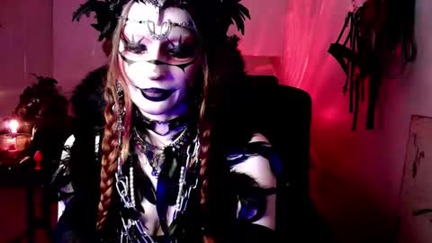 Snapshot of empressmorrigan chatting on 01-13-26, 01:27 Morrigan online show from 01-13-26, 01:27