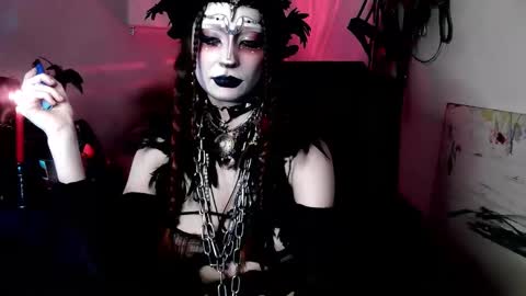 Snapshot of empressmorrigan chatting on 01-15-26, 01:48 Morrigan online show from 01-15-26, 01:48