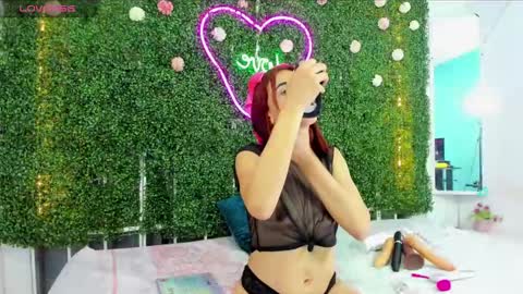 Snapshot of emy_0 chatting on 12-21-24, 03:36 Emy online show from 12-21-24, 03:36