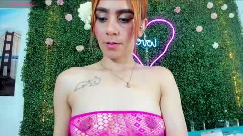 Snapshot of emy_0 chatting on 01-05-25, 06:35 Emy online show from 01-05-25, 06:35