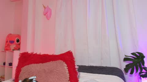 Snapshot of emy_cole1 chatting on 05-25-26, 03:56 Emy online show from 05-25-26, 03:56