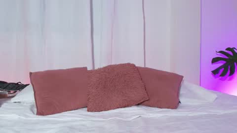 Emy online show from 07-17-26, 02:29