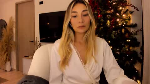 emyconneer online show from 12-11-24, 01:58