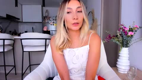 emyconneer online show from 01-11-25, 09:36