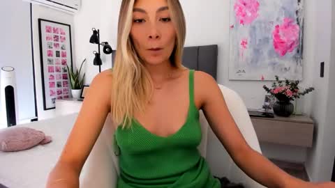 emyconneer online show from 01-28-25, 06:49