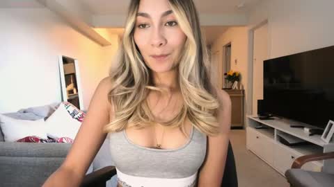 emyconneer online show from 09-24-25, 08:01