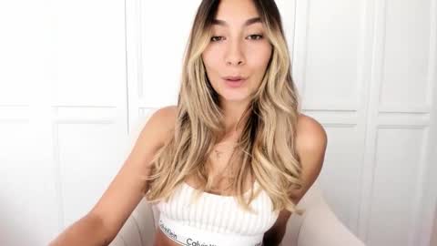 emyconneer online show from 01-10-26, 05:26