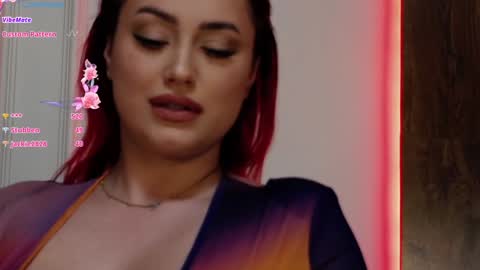 Snapshot of emyhilton_ chatting on 01-31-25, 08:54 Emy online show from 01-31-25, 08:54