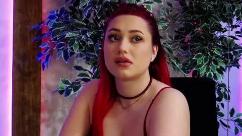 Snapshot of emyhilton_ chatting on 02-05-25, 11:55 Emy online show from 02-05-25, 11:55