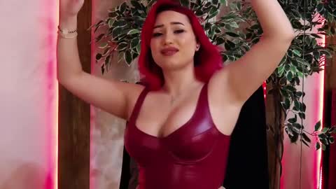 Snapshot of emyhilton_ chatting on 02-13-25, 04:54 Emy online show from 02-13-25, 04:54