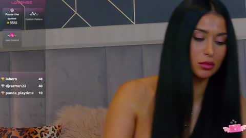 Snapshot of emylaveau chatting on 01-08-25, 12:37 Emy online show from 01-08-25, 12:37