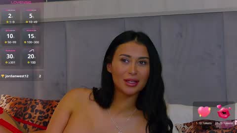 Snapshot of emylaveau chatting on 01-09-25, 06:38 Emy online show from 01-09-25, 06:38