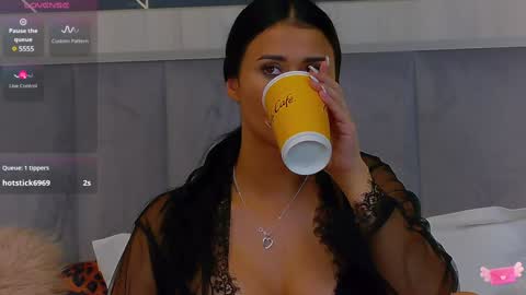 Snapshot of emylaveau chatting on 01-09-25, 01:02 Emy online show from 01-09-25, 01:02