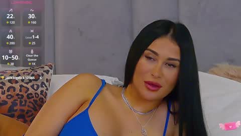 Snapshot of emylaveau chatting on 01-21-25, 09:35 Emy online show from 01-21-25, 09:35