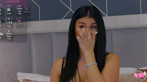 Snapshot of emylaveau chatting on 01-24-25, 07:08 Emy online show from 01-24-25, 07:08