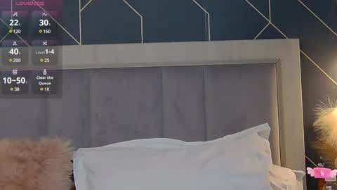 Snapshot of emylaveau chatting on 01-31-25, 06:13 Emy online show from 01-31-25, 06:13