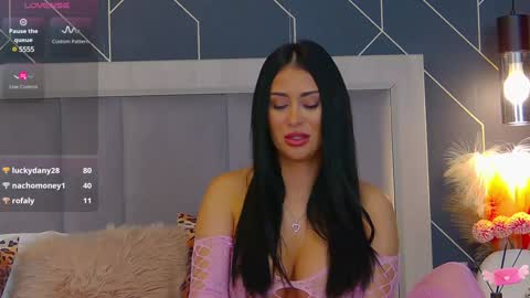 Snapshot of emylaveau chatting on 02-05-25, 08:32 Emy online show from 02-05-25, 08:32