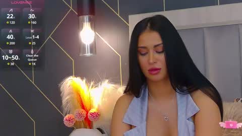 Snapshot of emylaveau chatting on 02-11-25, 12:58 Emy online show from 02-11-25, 12:58