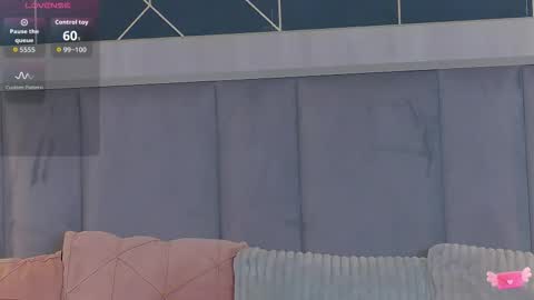 Snapshot of emylaveau chatting on 10-21-25, 05:30 Emy online show from 10-21-25, 05:30