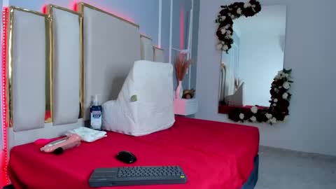 Emy online show from 02-15-25, 12:43