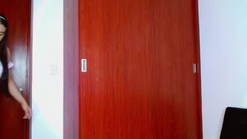 Snapshot of emysofia chatting on 05-10-26, 05:01 SOFI online show from 05-10-26, 05:01
