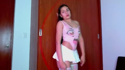 Snapshot of emysofia chatting on 05-13-26, 06:44 SOFI online show from 05-13-26, 06:44