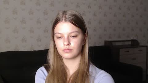 Snapshot of emysway chatting on 12-22-24, 06:04 EmySway online show from 12-22-24, 06:04