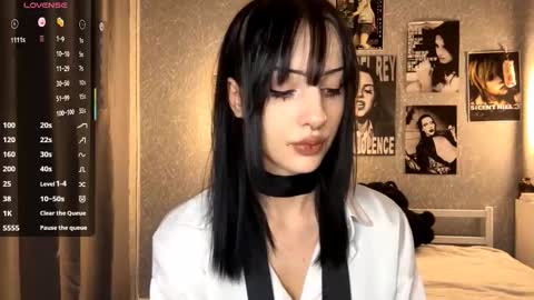 Amelia online show from 11-19-25, 08:42