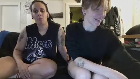 Cedar redhead and River brunette online show from 12-26-24, 12:46