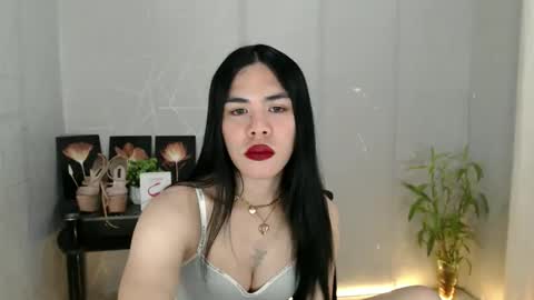 enchantress_mia03 online show from 05-28-26, 01:30