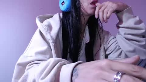 Snapshot of enchantressqueen chatting on 07-22-26, 12:19 EnchantressQueen online show from 07-22-26, 12:19